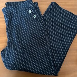 Navy pin stripped capri stretch pants size 14
